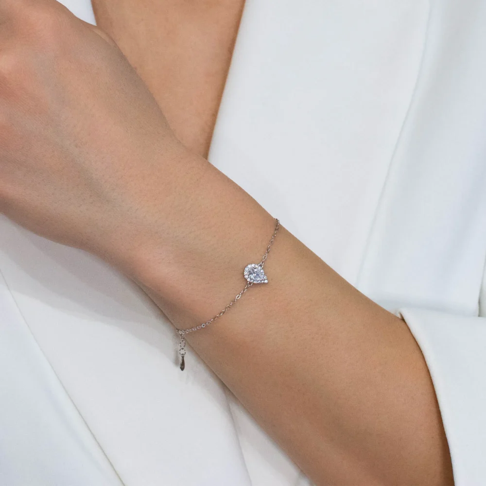 Bratara argint charm picatura apa pietre zirconia teardrop purtata