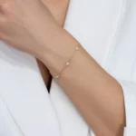 bratara aurie din argint frunzulite pietre cubic zirconia Four Leaf Treasures vedere frontala