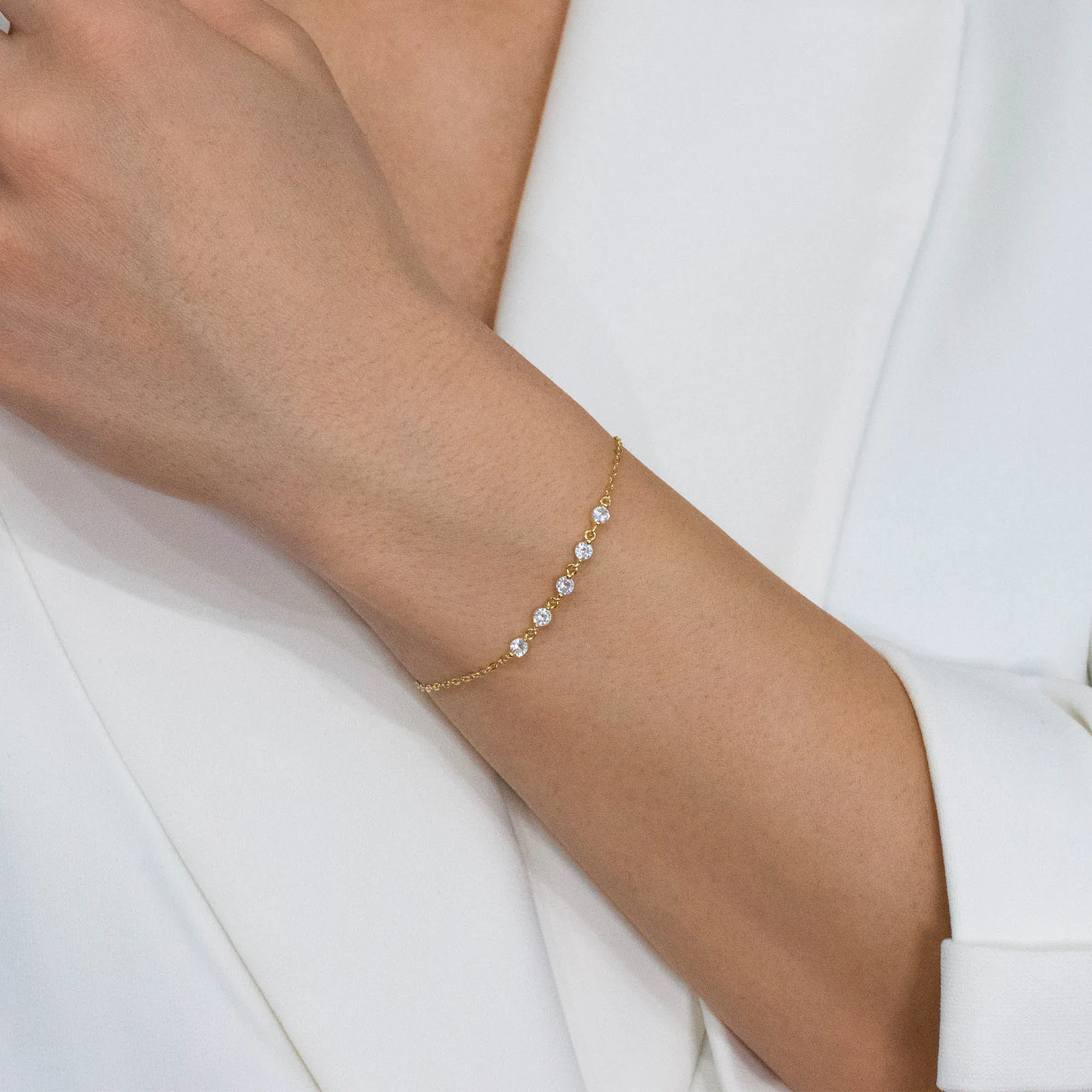 Bratara aurie argint pietre cubic zirconia Simple chic purtata Bratara aurie argint pietre cubic zirconia Simple chic purtata