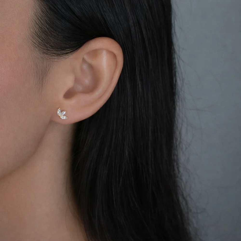 Cercei argint placati aur pietre cubic zirconia Marquise beauty purtati pe ureche