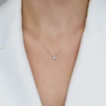 Colier din argint piatra cubic zirconia solitaire vedere frontala