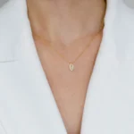 Colier auriu din argint pandantiv cu pietre cubic zirconia Marquise vedere frontala