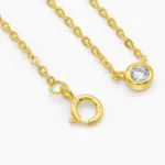 Colier auriu din argint pandantiv rotund piatra cubic zirconia radiant charm vedere frontala