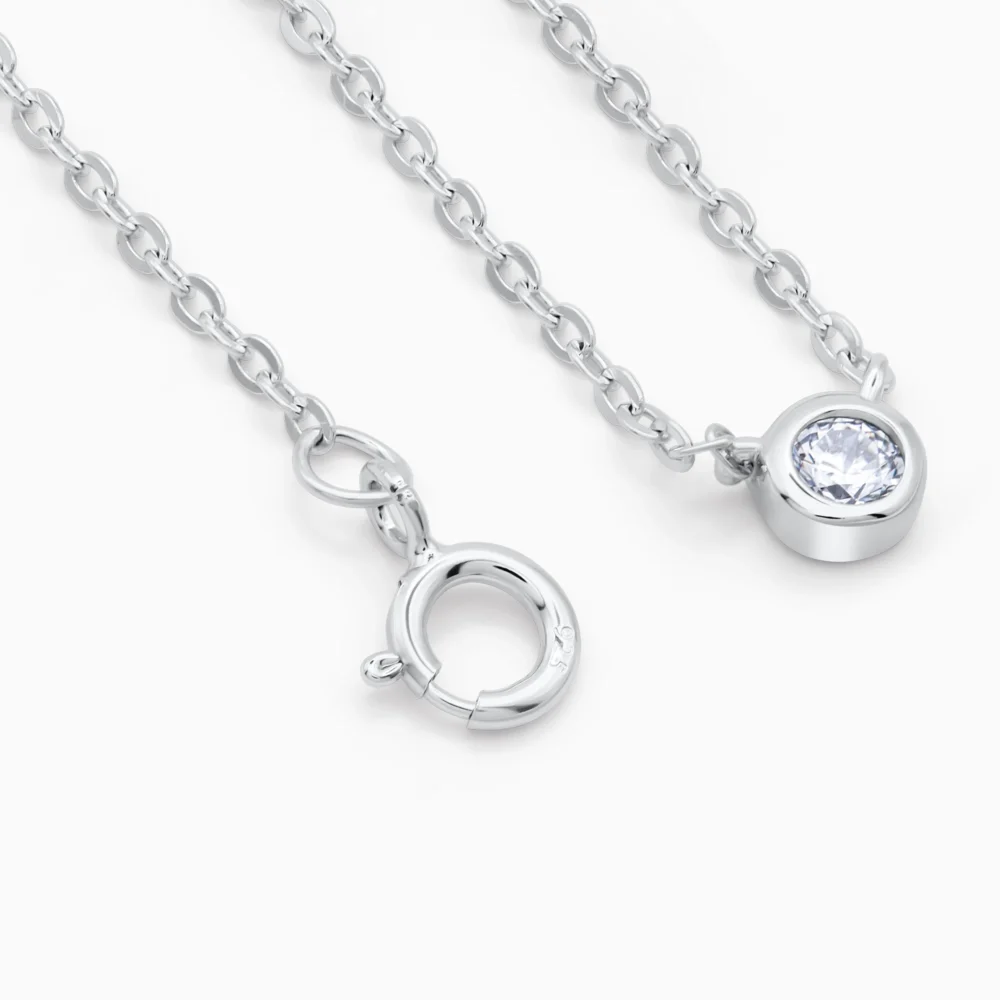Colier din argint cu pandantiv rotund si piatra cubic zirconia, design elegant radiant charm, detaliu lant