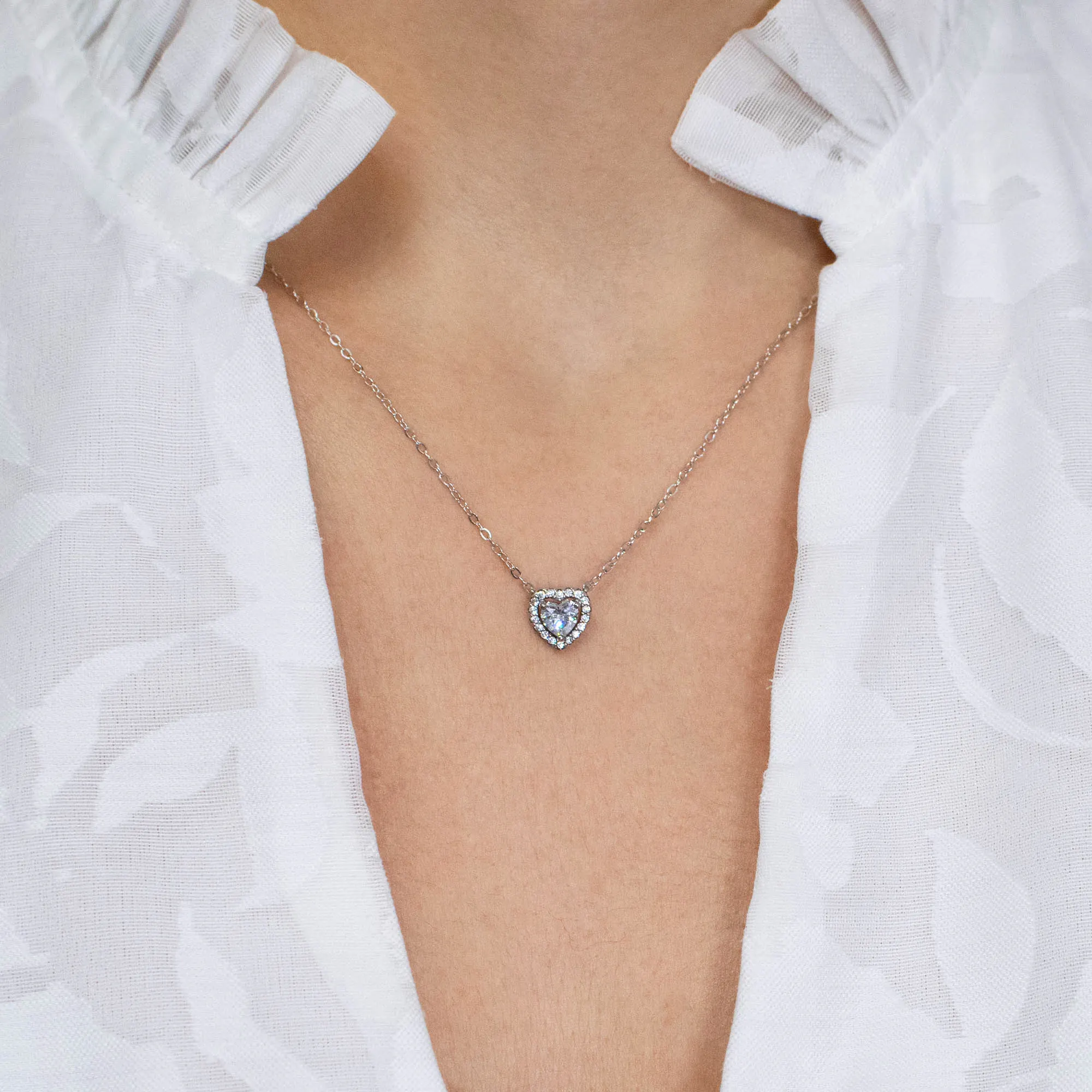 Lant argint pandantiv inima cubic zirconia Brilliant heart purtat model Lant argint pandantiv inima cubic zirconia Brilliant heart purtat model