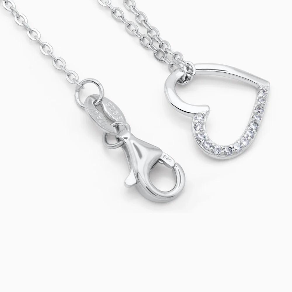 Lant din argint cu pandantiv inima si pietre cubic zirconia, detaliu elegant Whispers of the Heart, detalii lant