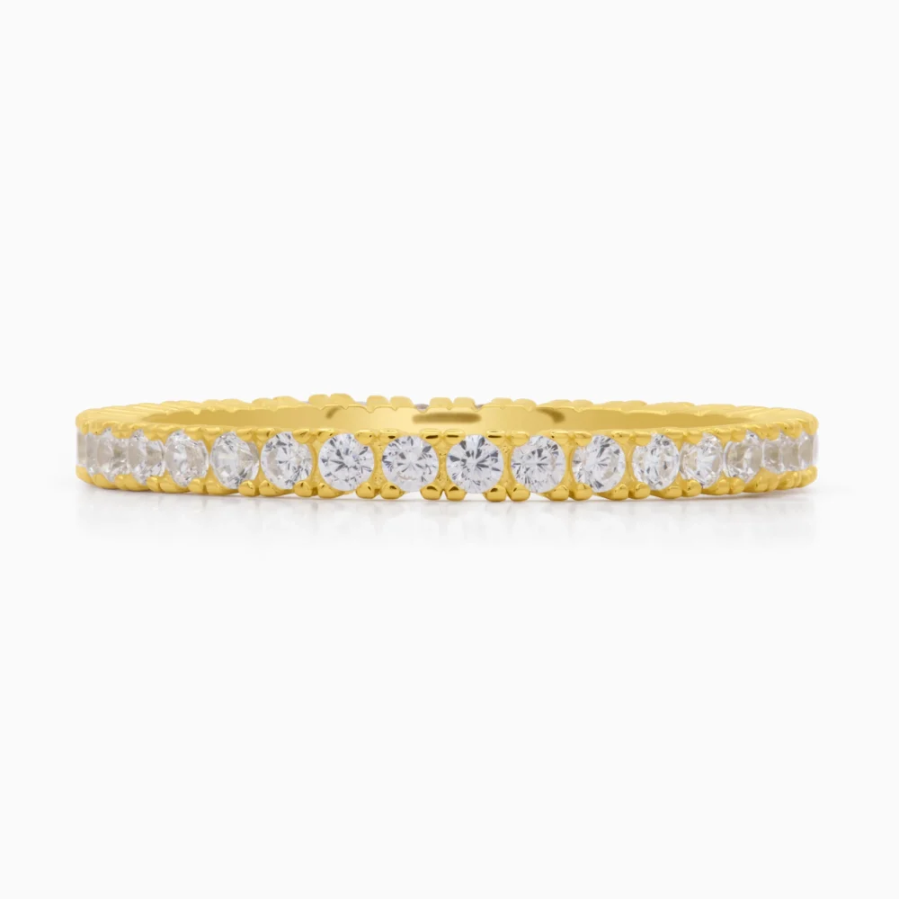 Inel auriu din argint tennis, cu pietre cubic zirconia, fotografiat din unghi de baza