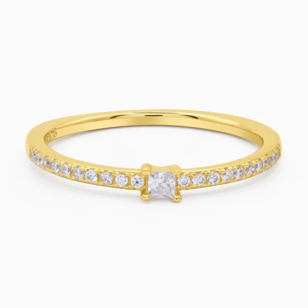 Inel auriu din argint symphony, cu pietre cubic zirconia, design elegant, fotografiat din fata