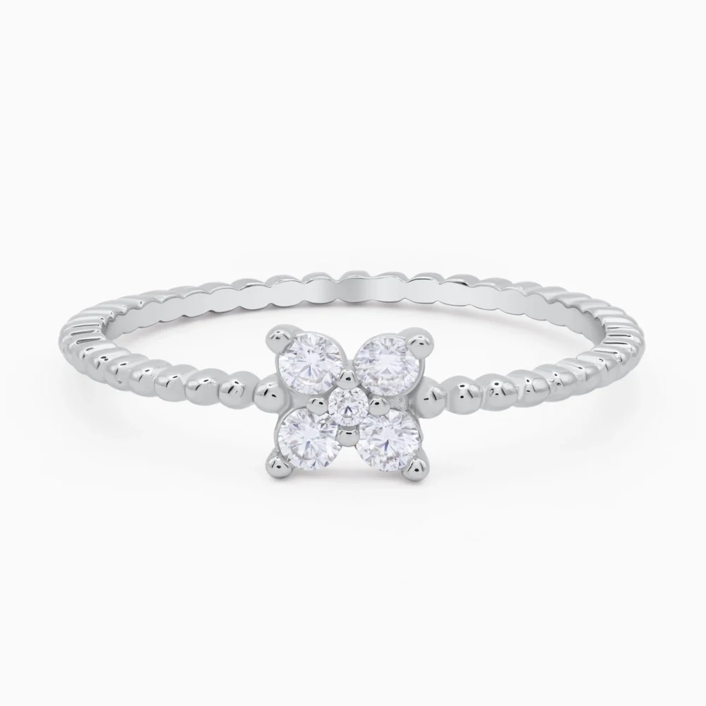 Inel din argint four leaf, cu pietre cubic zirconia, design elegant, fotografiat din fata