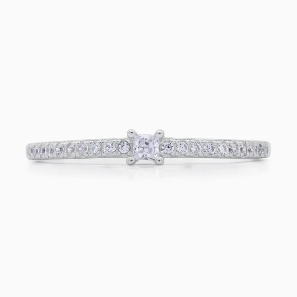 Inel din argint symphony, cu pietre cubic zirconia, fotografiat din unghi de baza