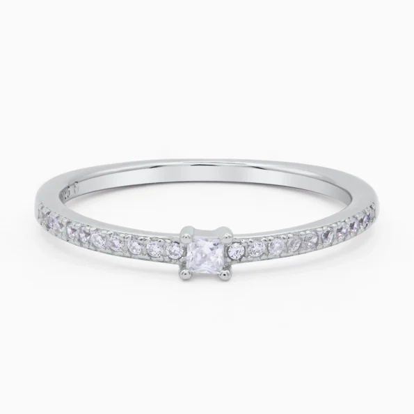Inel din argint symphony, cu pietre cubic zirconia, design elegant, fotografiat din fata