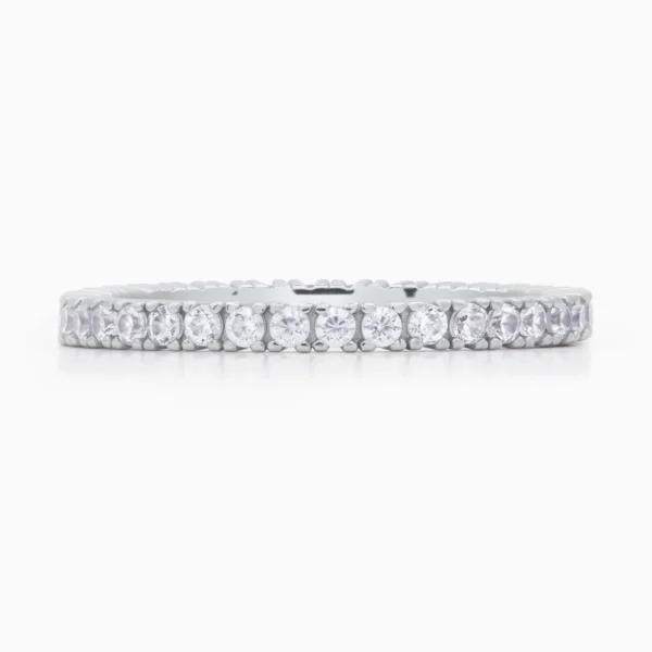 Inel din argint tennis, cu pietre cubic zirconia, fotografiat din unghi de baza