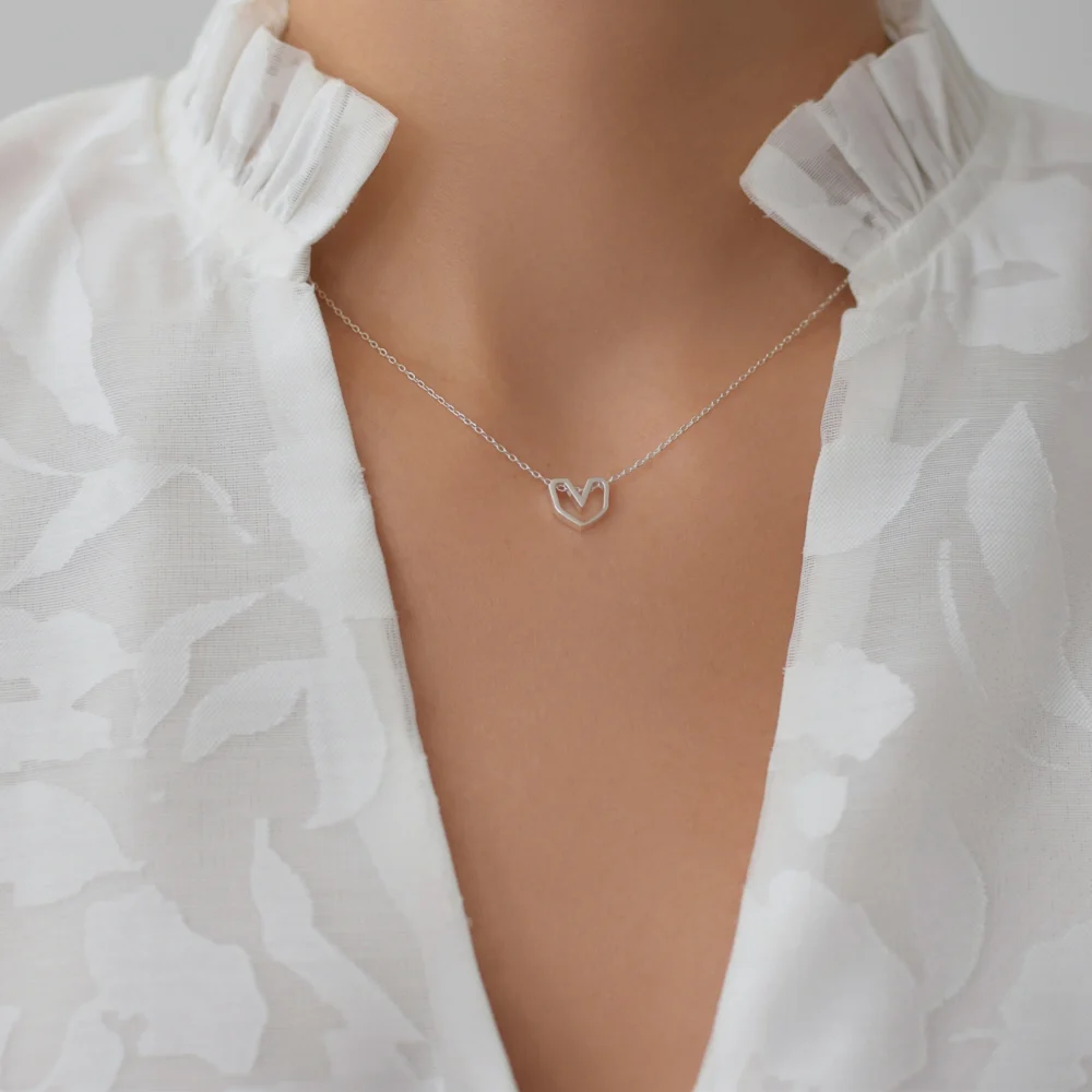 Colier din argint cu pandantiv inima, model Shape of my Heart, design elegant si feminin
