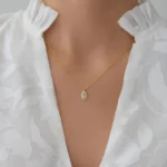 Colier auriu din argint pandantiv cu pietre cubic zirconia Marquise vedere frontala