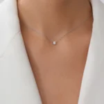Colier din argint piatra cubic zirconia solitaire vedere frontala