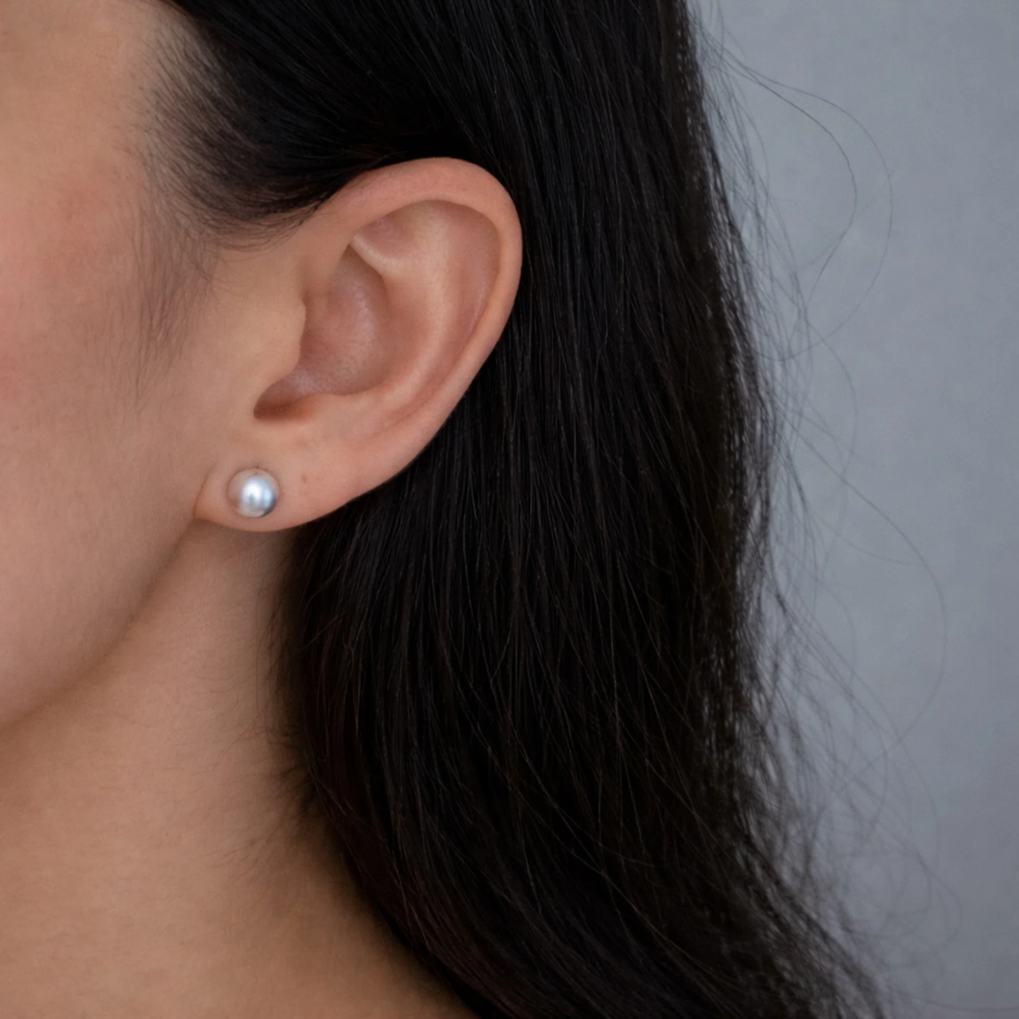 Cercei argint perla mov Pearl Glow purtati la ureche Cercei argint perla mov Pearl Glow purtati la ureche