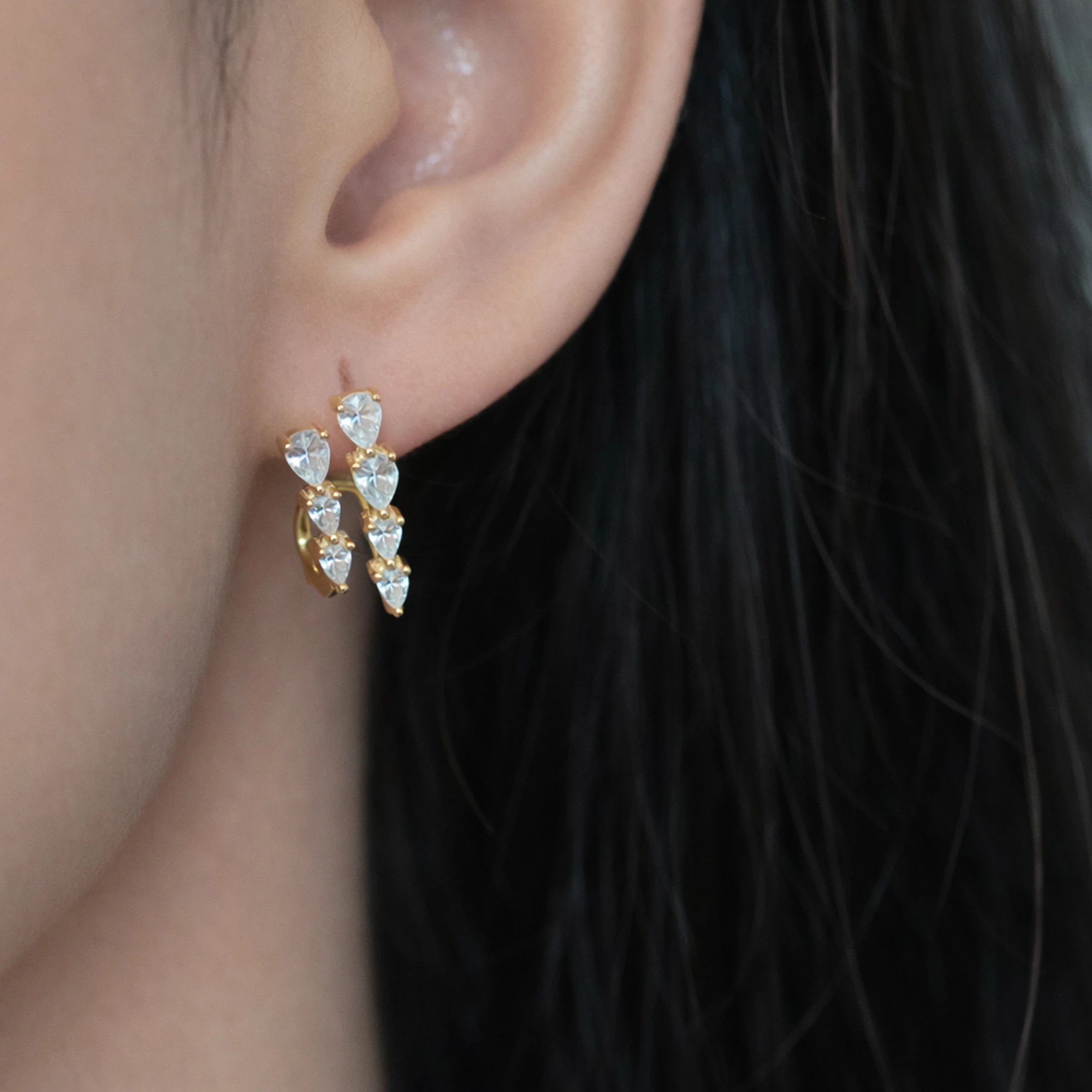 Cercei argint placati aur pietre cubic zirconia Double Eternity cadru apropiat ureche Cercei argint placati aur pietre cubic zirconia Double Eternity cadru apropiat ureche