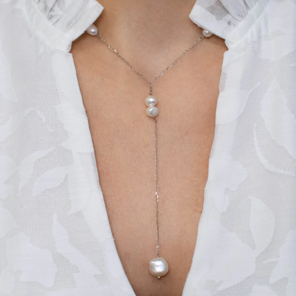 Colier argint perle naturale cultura solenne purtat model