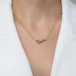 Colier argint placat aur roz pandantiv geometric rose harmony vedere frontala