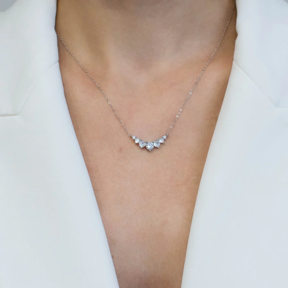 colier argint cubic zirconia grace purtat la gat