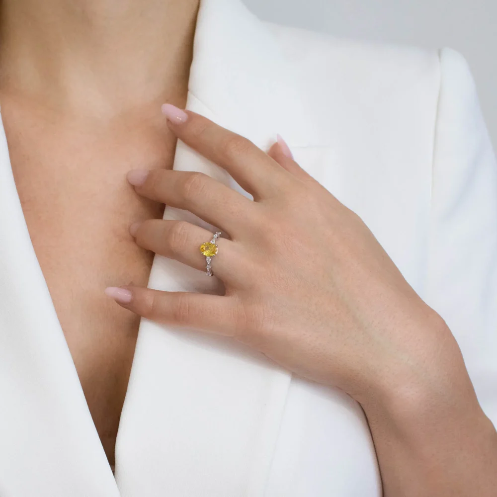 Inel din argint cu piatră cubic zirconia galbenă – Solar Kiss