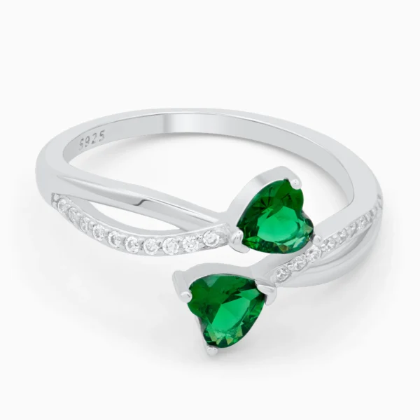 Inel reglabil din argint Green Desire cu pietre verzi în formă de inimă, vedere frontală