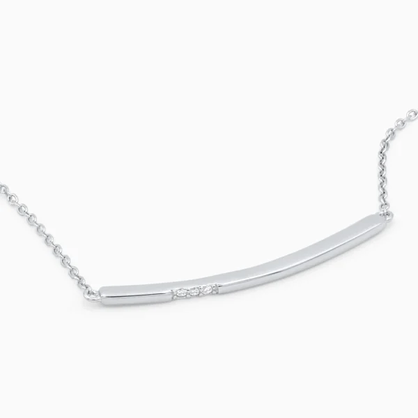 Detaliu brățară minimalistă din argint Pure Line cu element central decorat cu pietre cubic zirconia