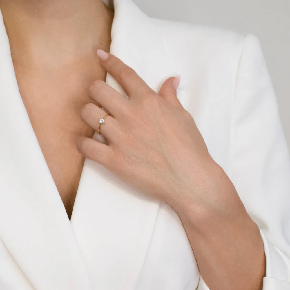 Inel din argint placat cu aur de 14K cu inimă din cubic zirconia – Love Essence