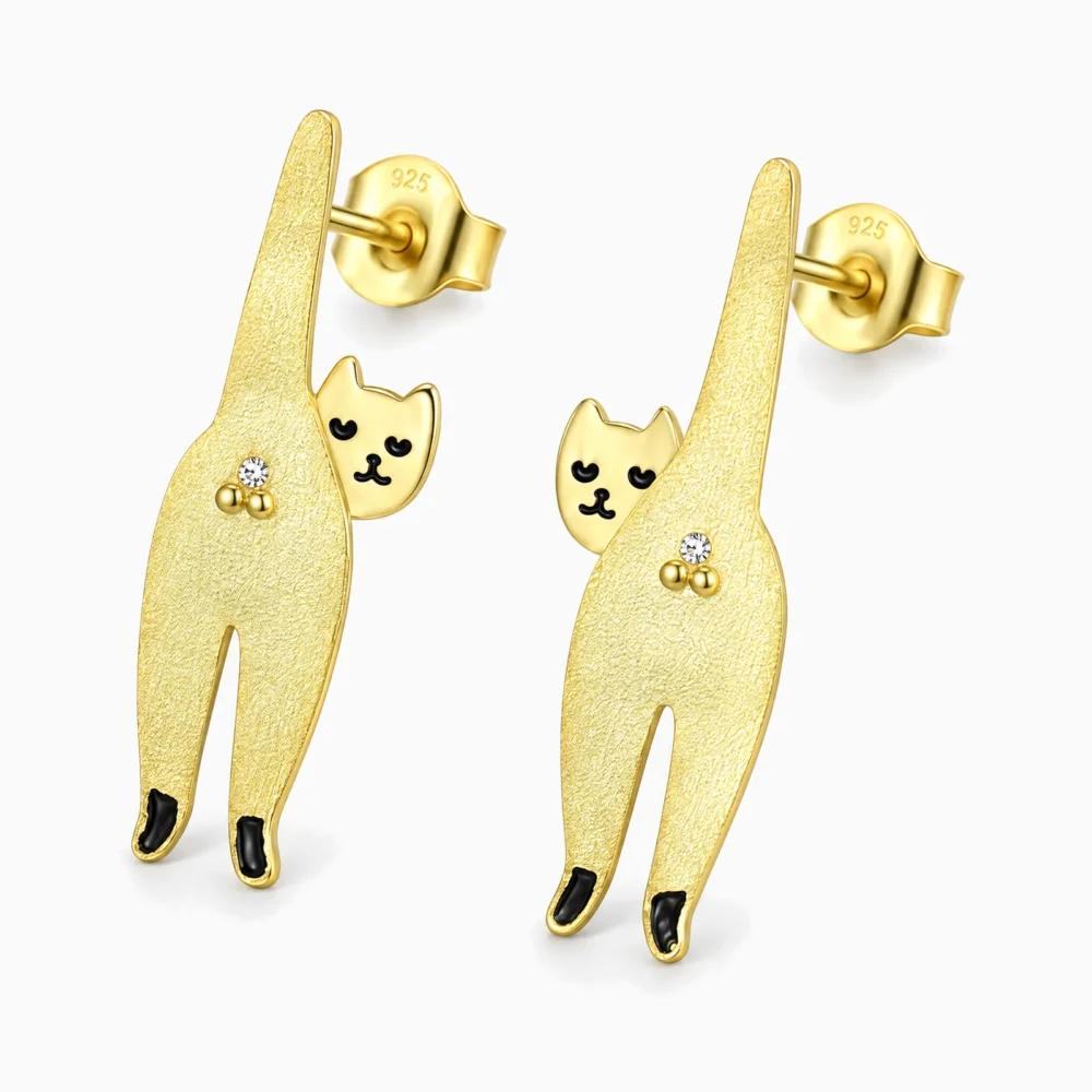 Cercei din argint cu pisicuțe placate cu aur de 18K – Mischief Kitten, vedere din trei sferturi