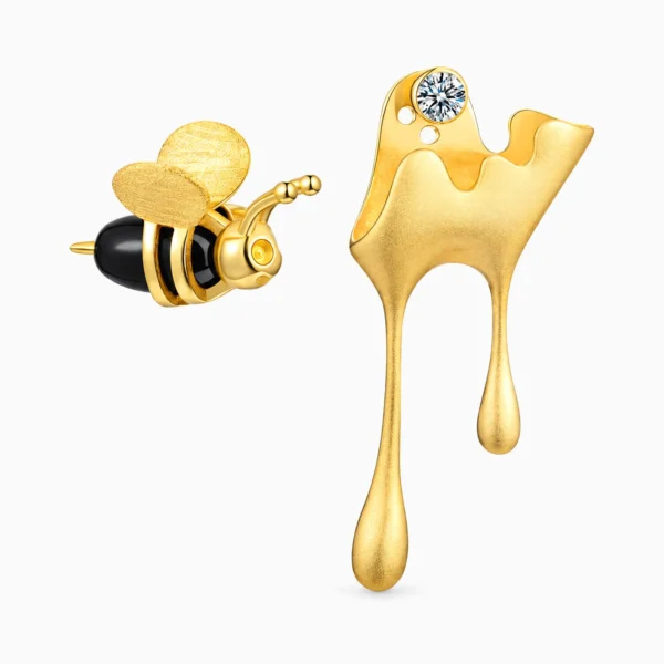 Cercei asimetrici din argint placați cu aur de 18K, albină și miere – Busy Bee